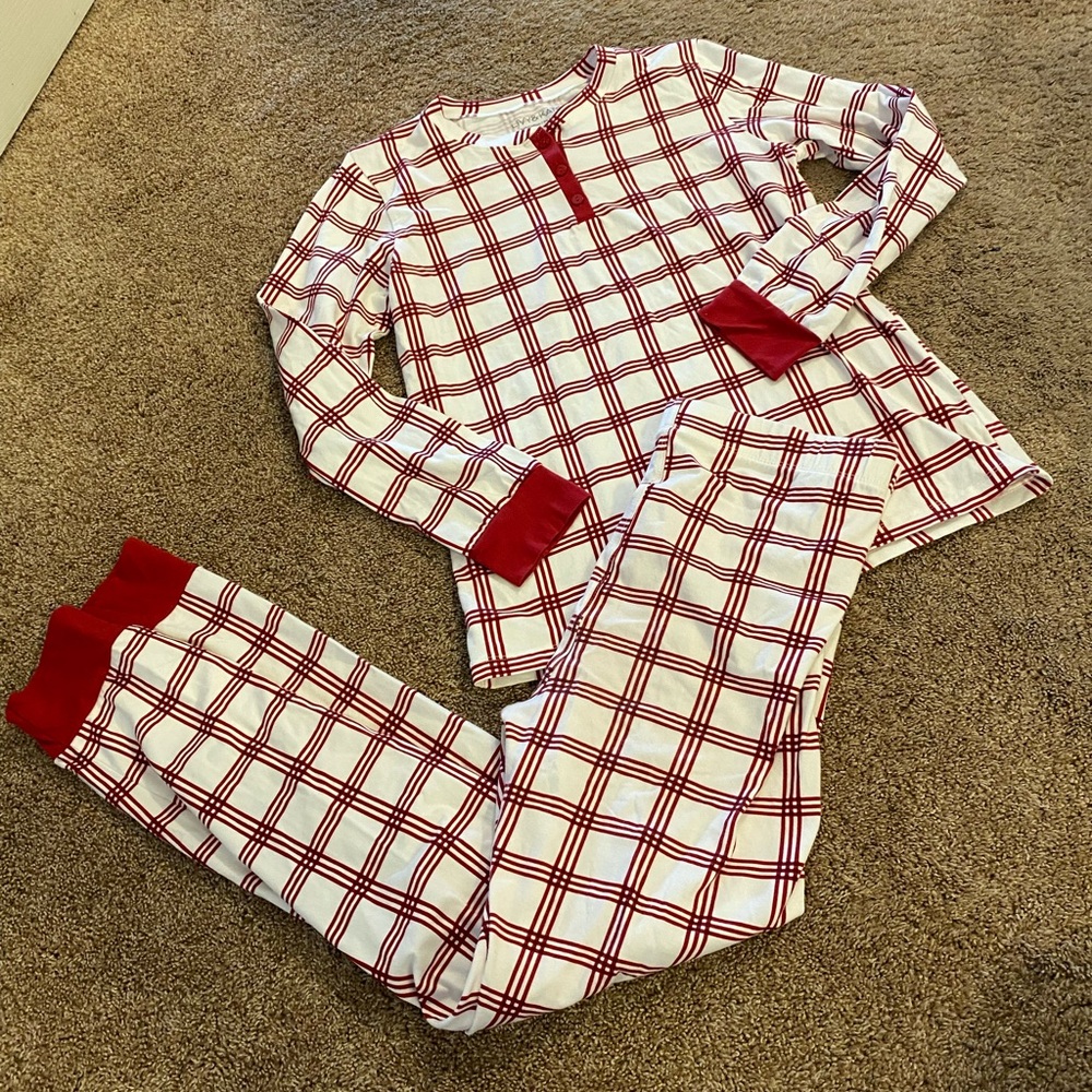 Plaid Women's Pajama Set in Red and White